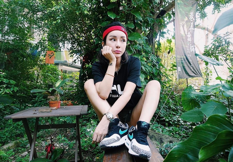 翘臀美女梁云菲性感内衣私房照