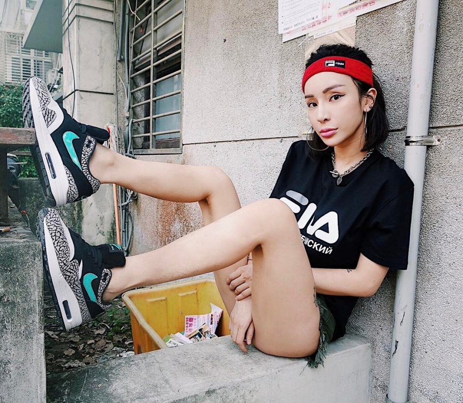 翘臀美女梁云菲性感内衣私房照