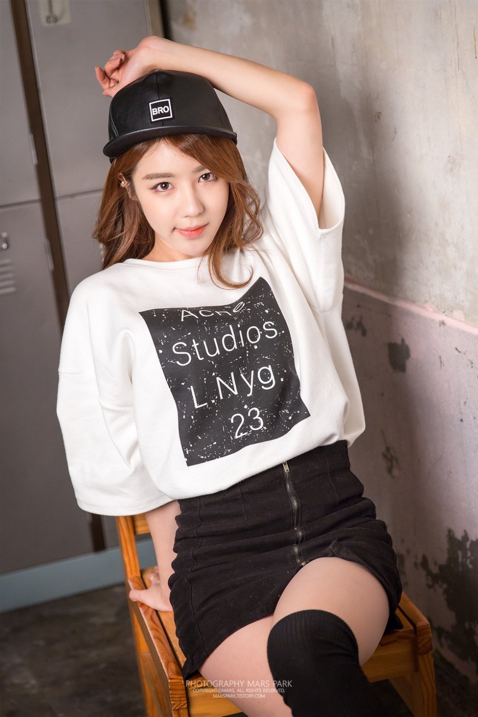 韩国美女金宝拉短裙写真笑容迷人