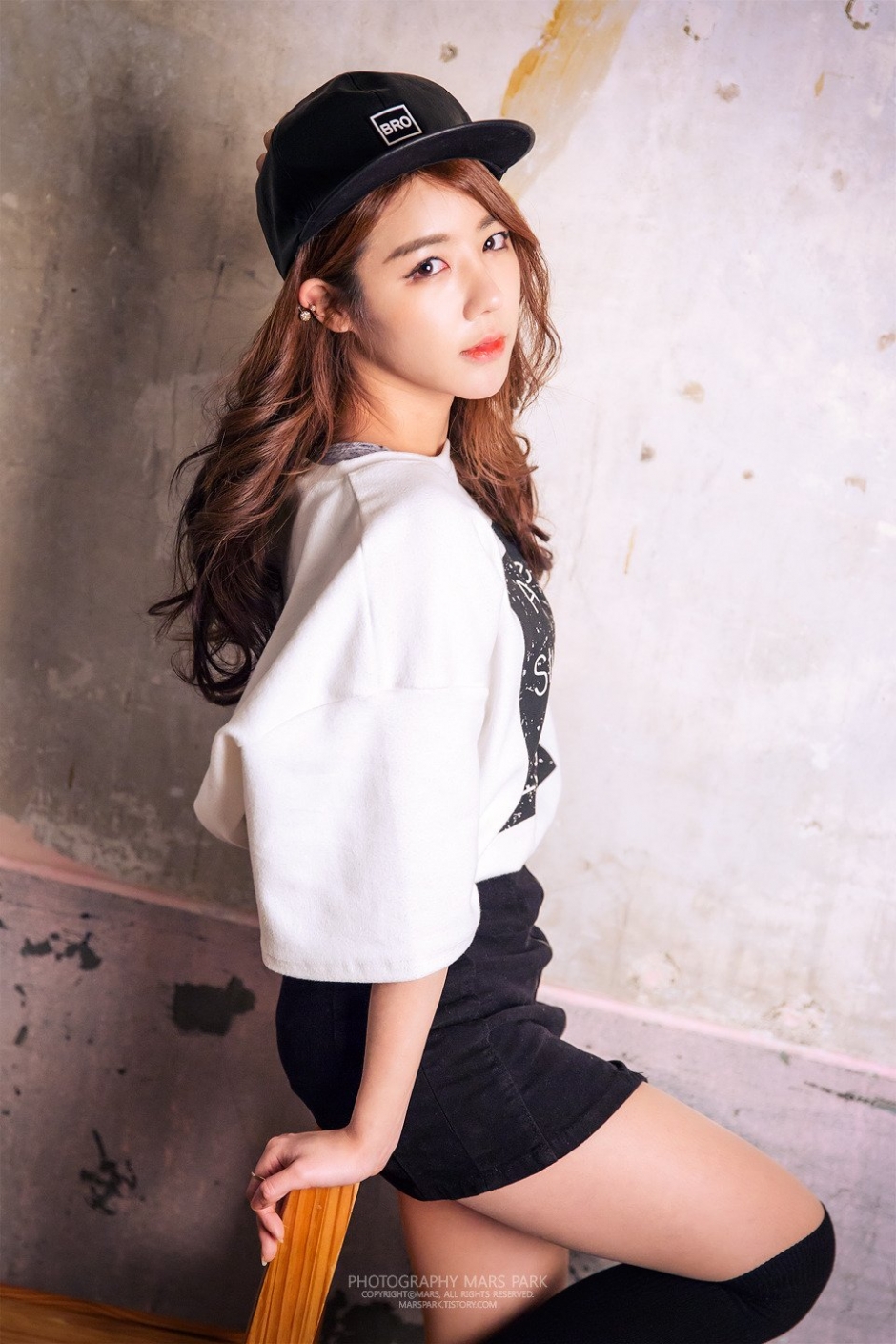 韩国美女金宝拉短裙写真笑容迷人