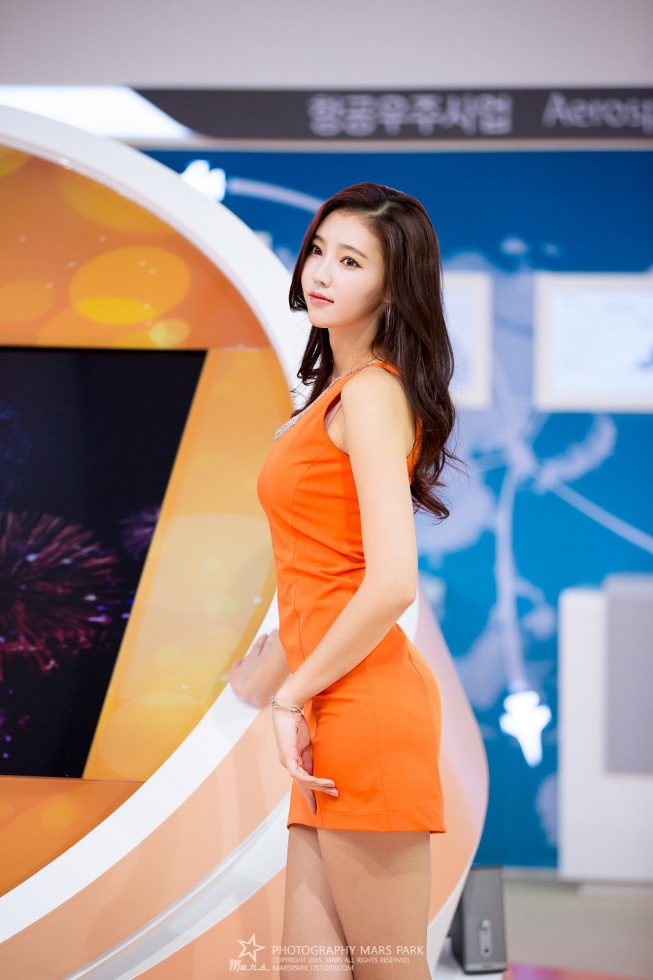 韩国美女金宝拉短裙写真笑容迷人