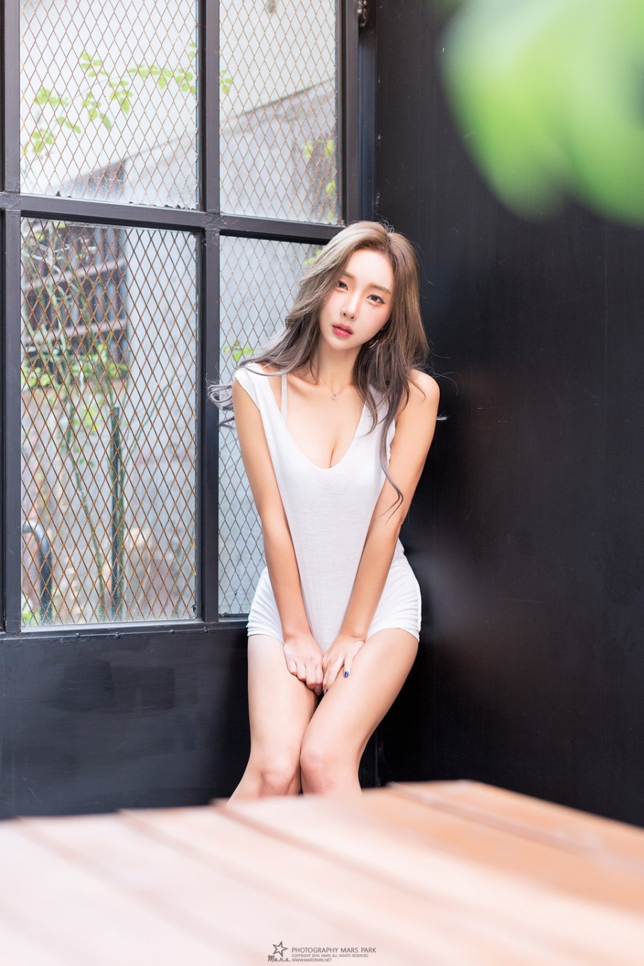 韩国美女金米娜制服短裙写真长腿迷人