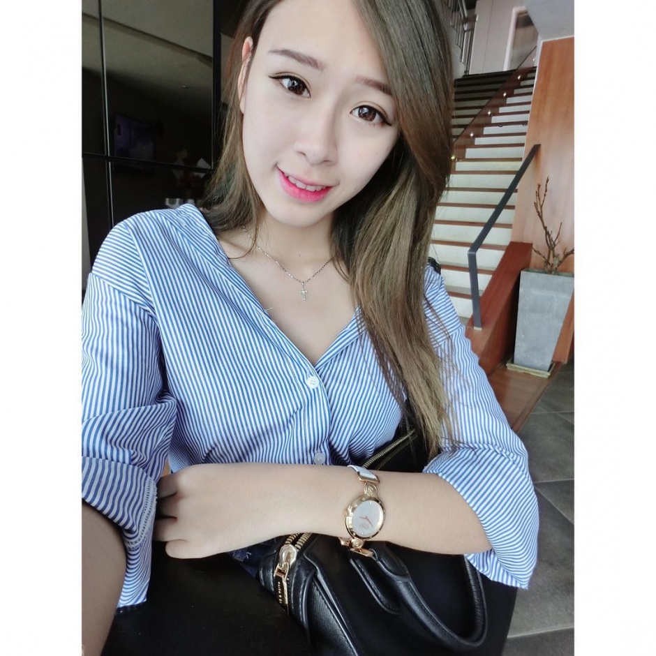 美女车模Janice泳装私房照性感迷人