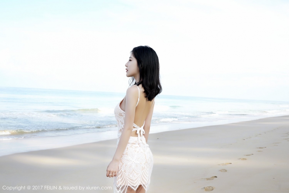 气质美女施忆佳短裙写真美丽动人