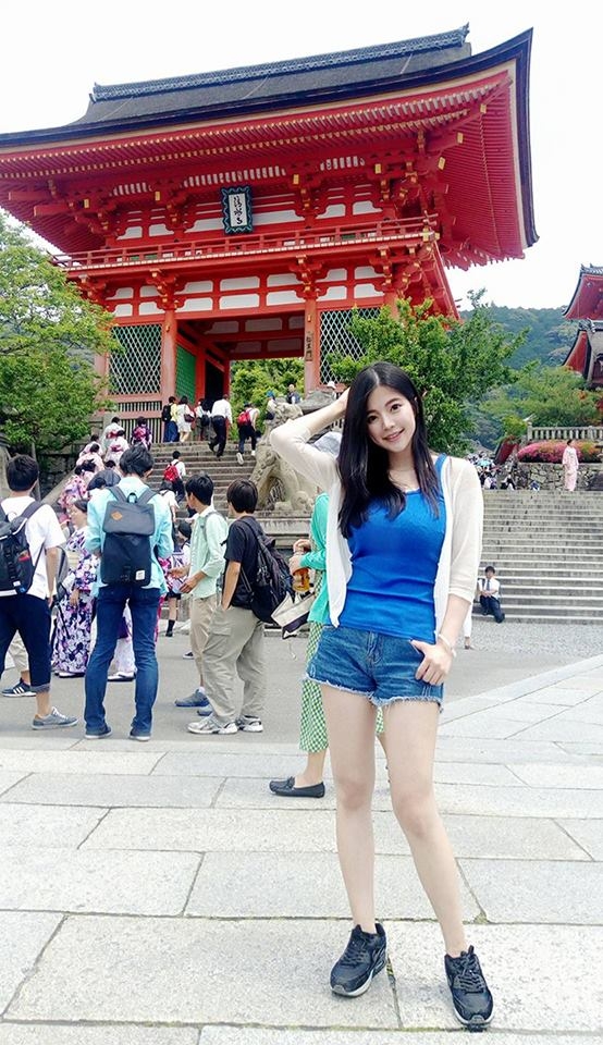 台湾美女Jane Chen自拍私房照丰满迷人