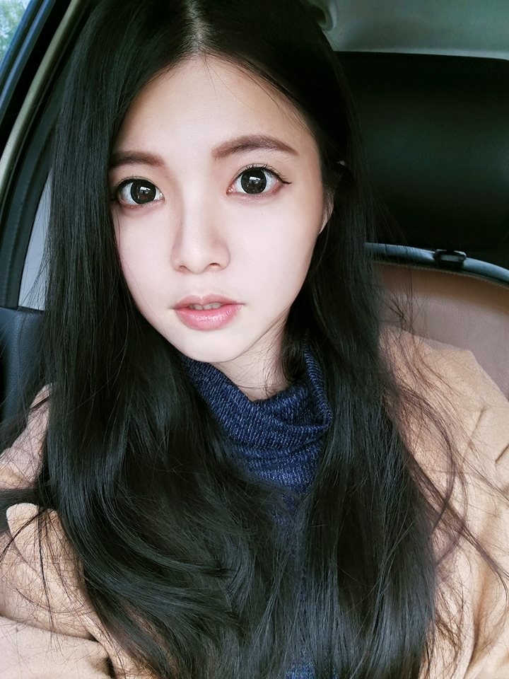 台湾美女Jane Chen自拍私房照丰满迷人