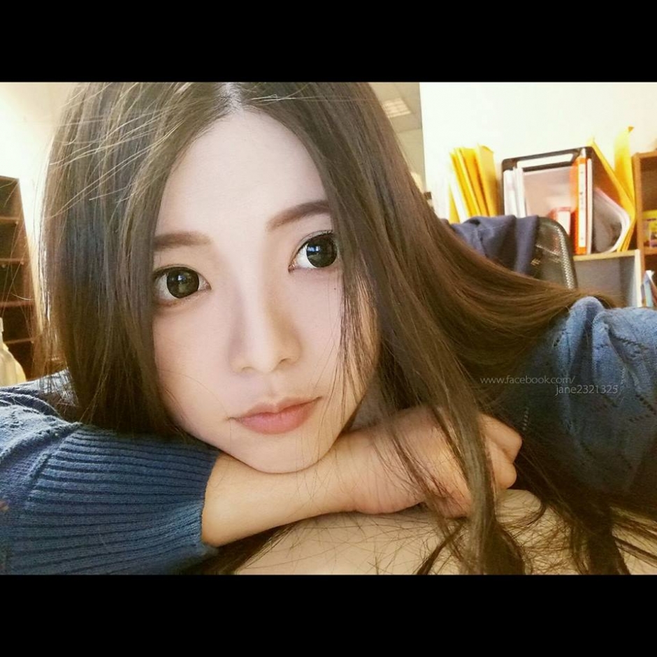 台湾美女Jane Chen自拍私房照丰满迷人