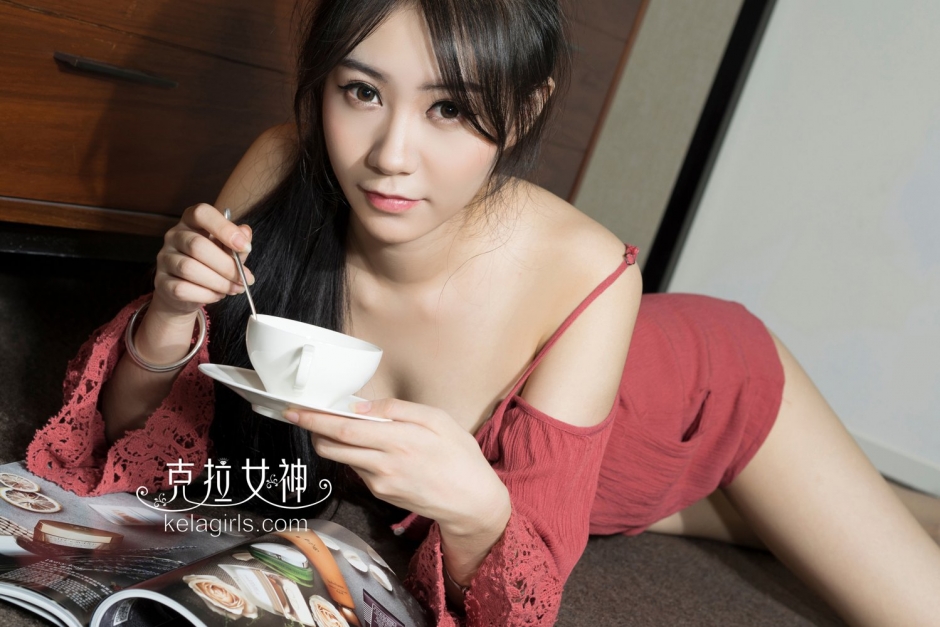 美女嫩模小鹿私房写真酥胸诱人