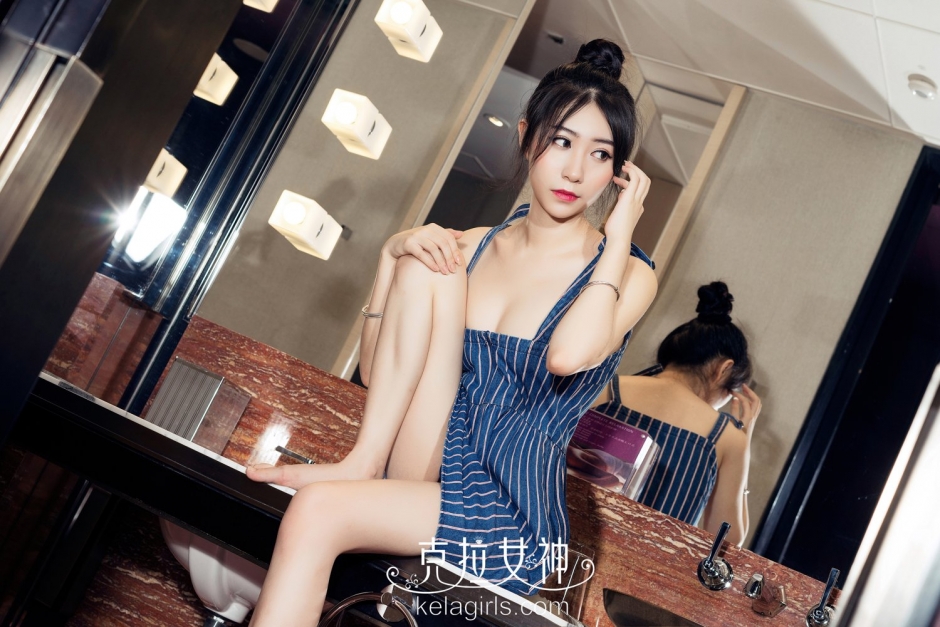 克拉女神模特小鹿吊带短裙写真