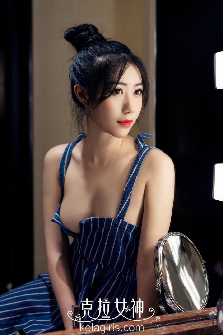 克拉女神模特小鹿吊带短裙写真