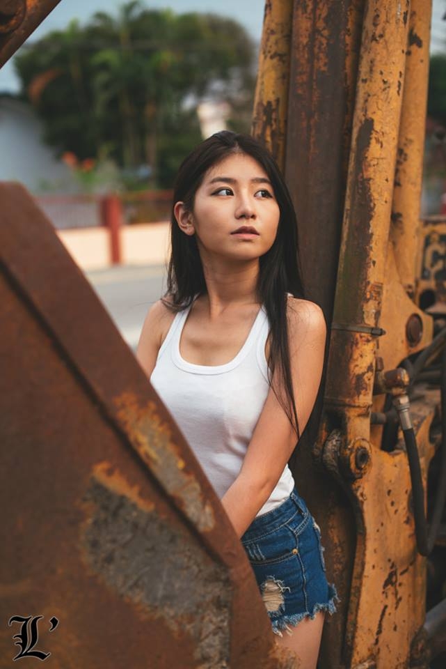 大马美女蔡安琪私房写真身姿诱人