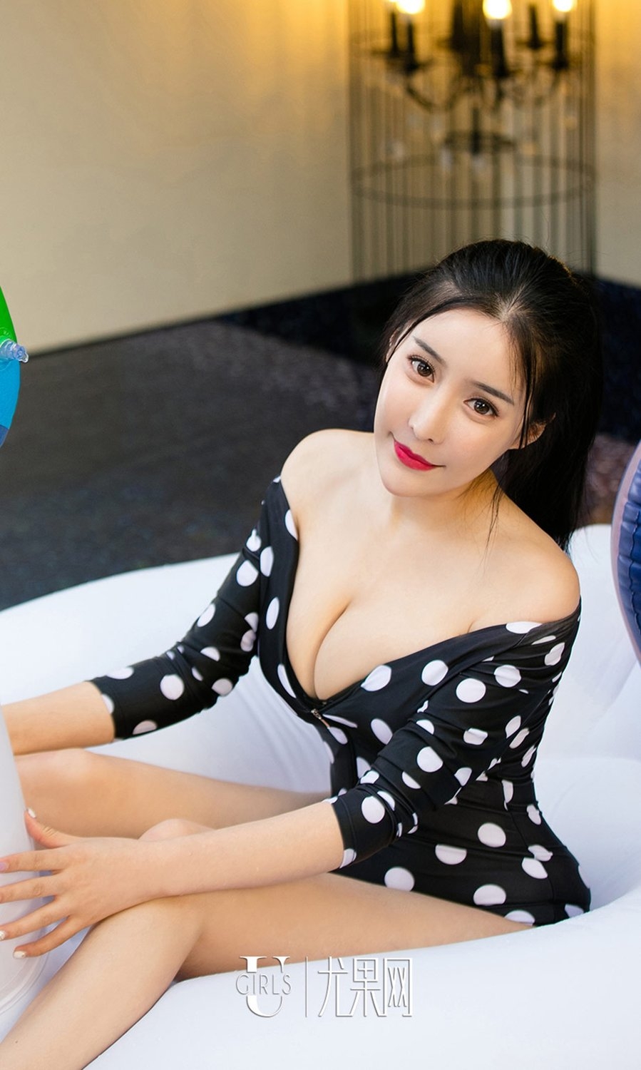 尤果网女神田熙玥性感比基尼写真