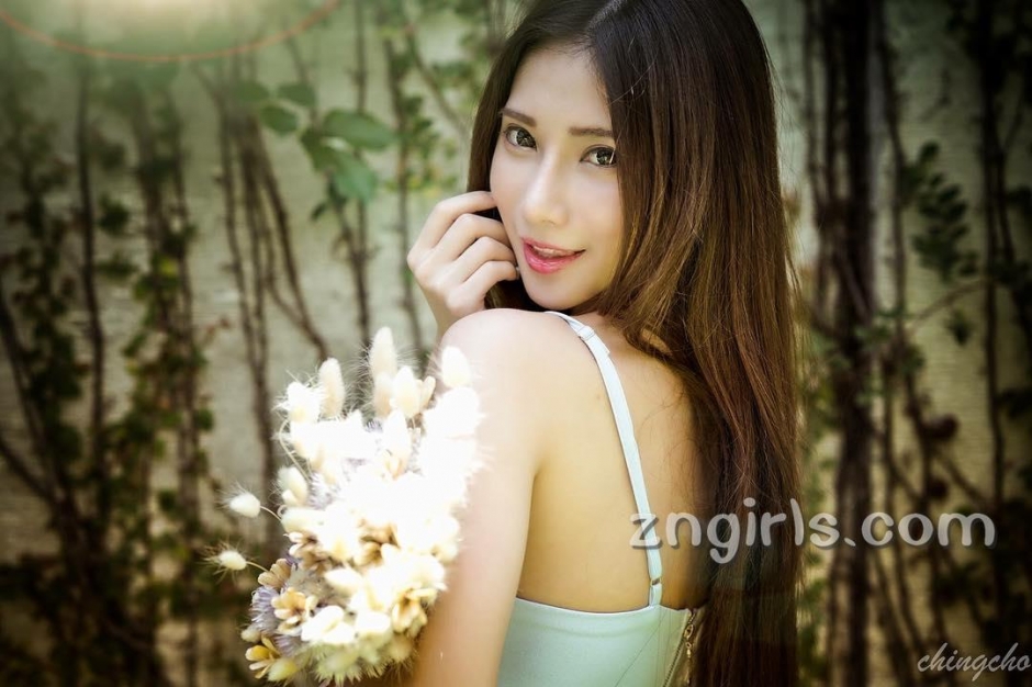 台湾嫩模沈雅琪内衣性感写真妩媚迷人