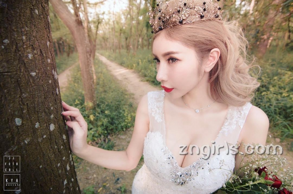 台湾嫩模沈雅琪内衣性感写真妩媚迷人