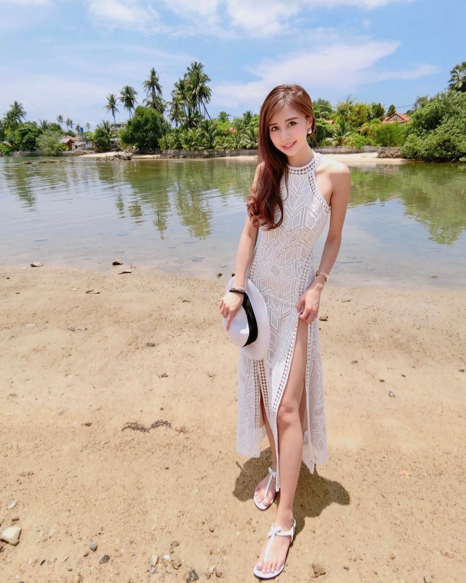 美女空姐高钰雯私房自拍照甜美迷人