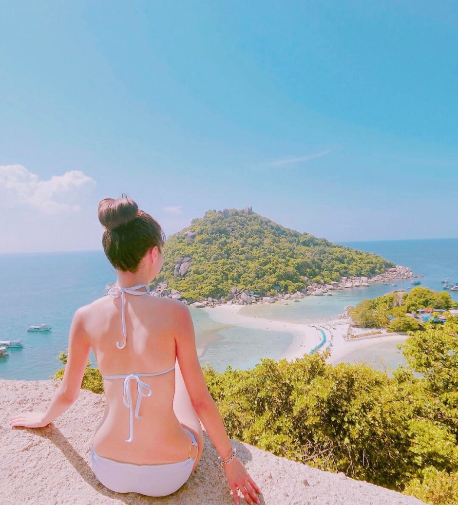 美女空姐高钰雯私房自拍照甜美迷人