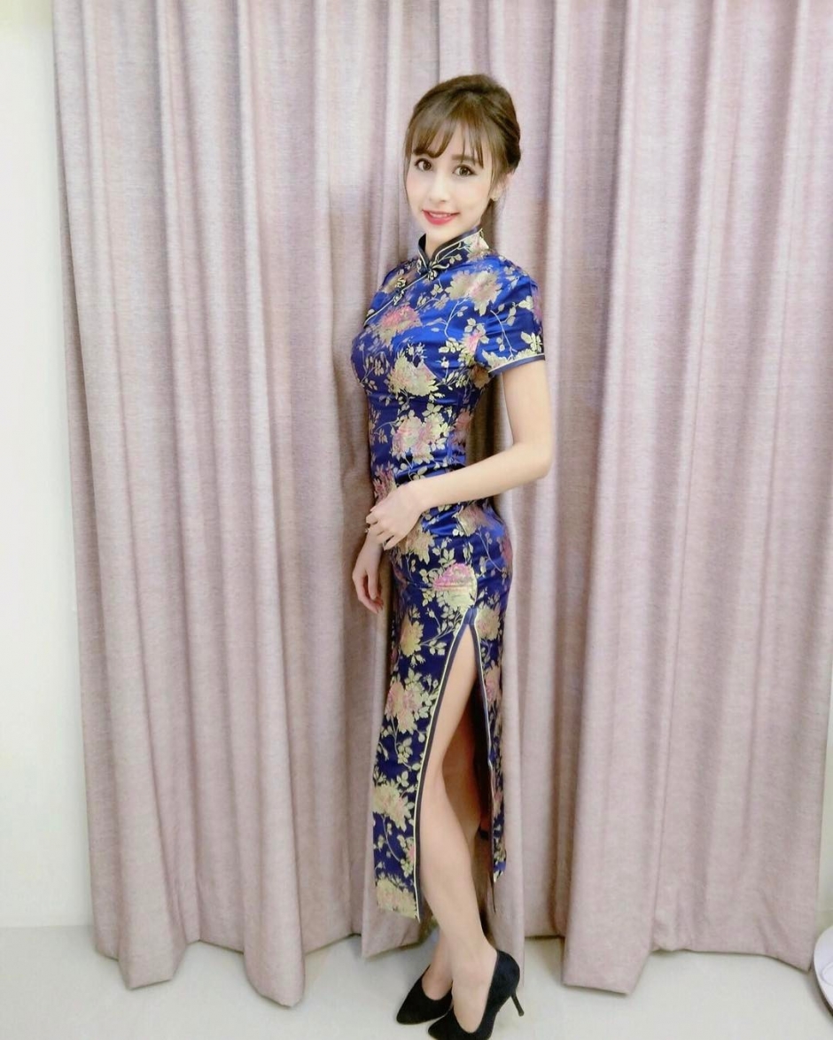 美女空姐高钰雯私房自拍照甜美迷人