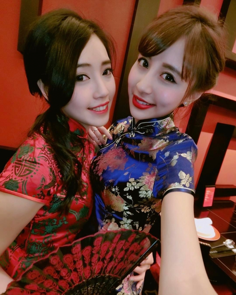 美女空姐高钰雯私房自拍照甜美迷人