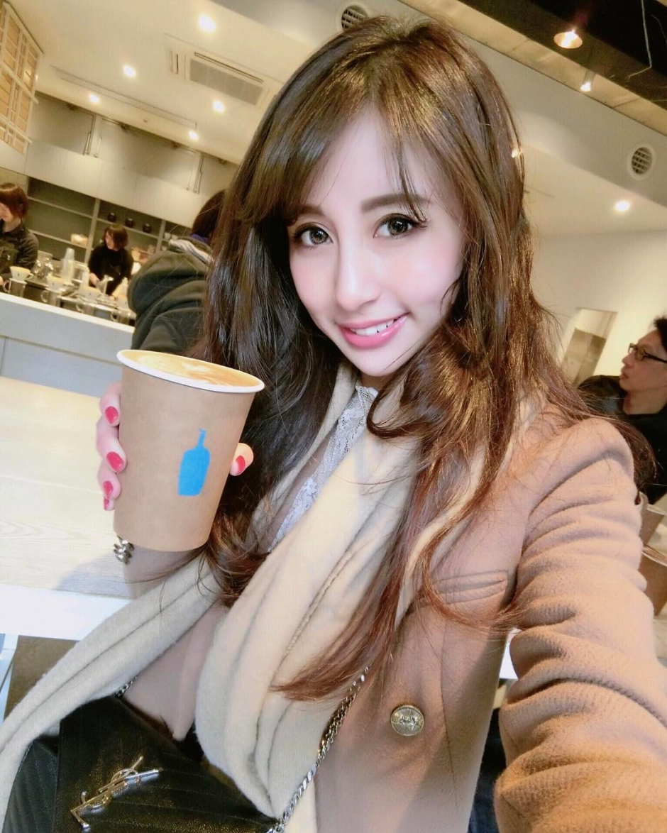 美女空姐高钰雯私房自拍照甜美迷人