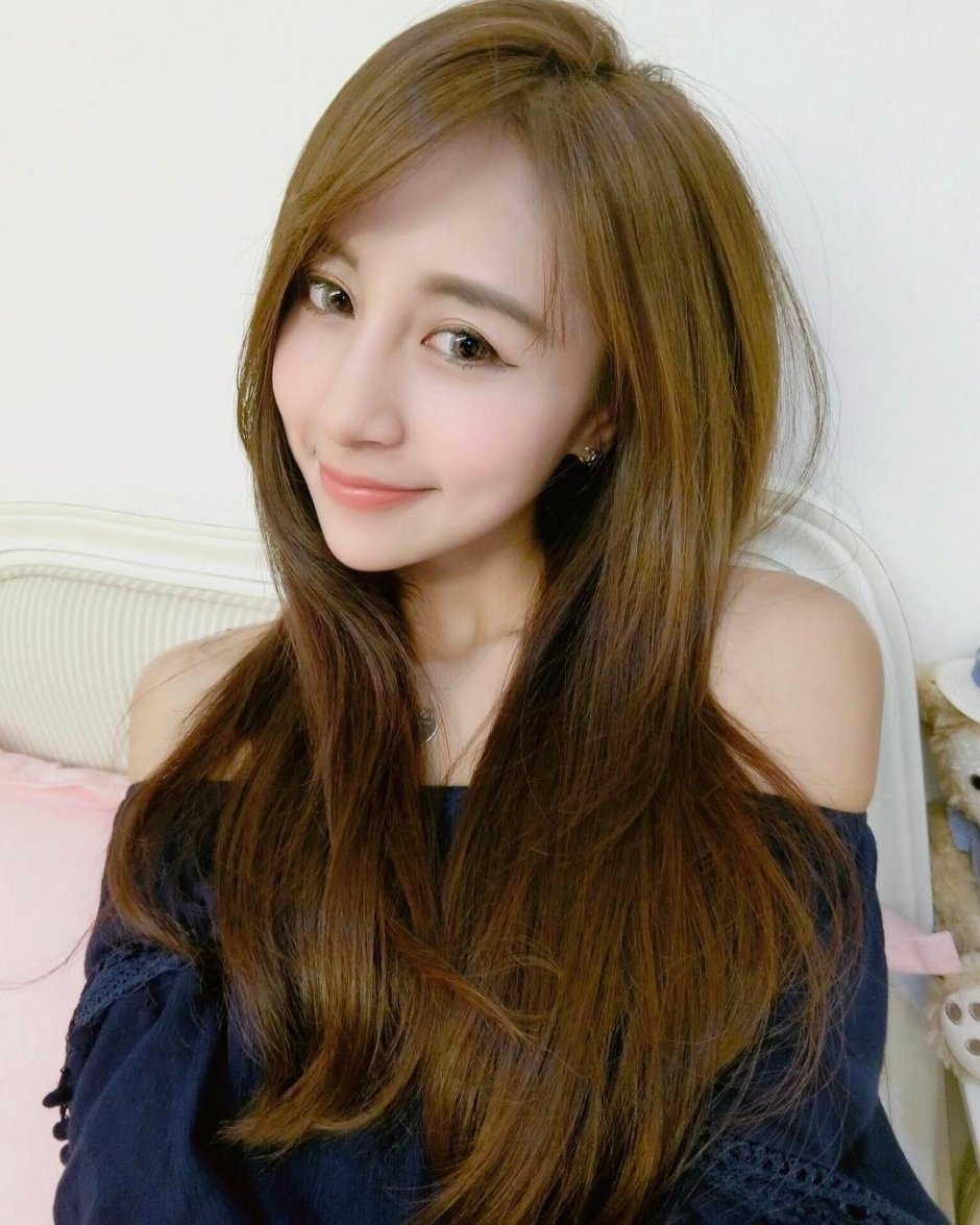 美女空姐高钰雯私房自拍照甜美迷人