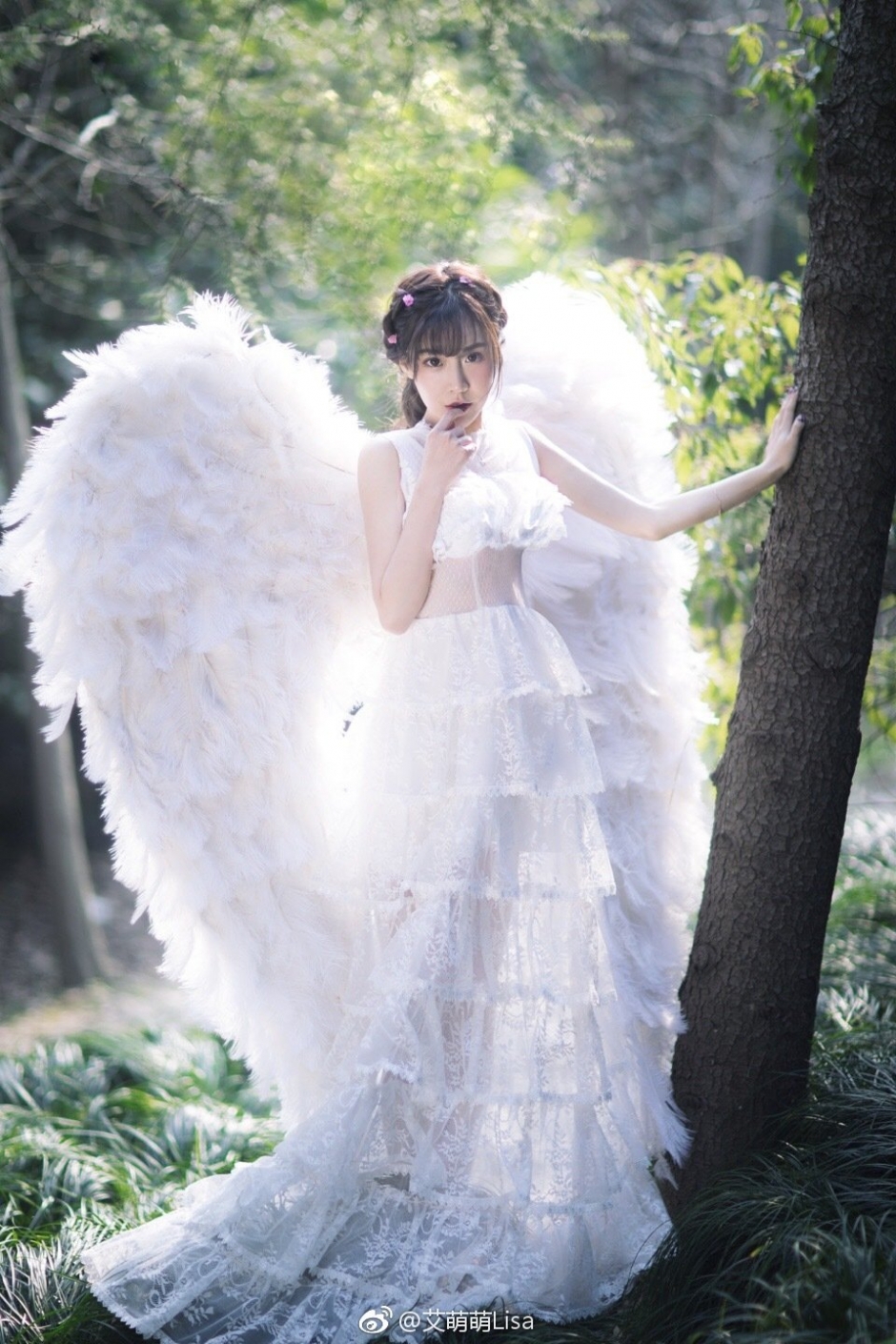 美女主播艾萌萌微博私房照美腿迷人