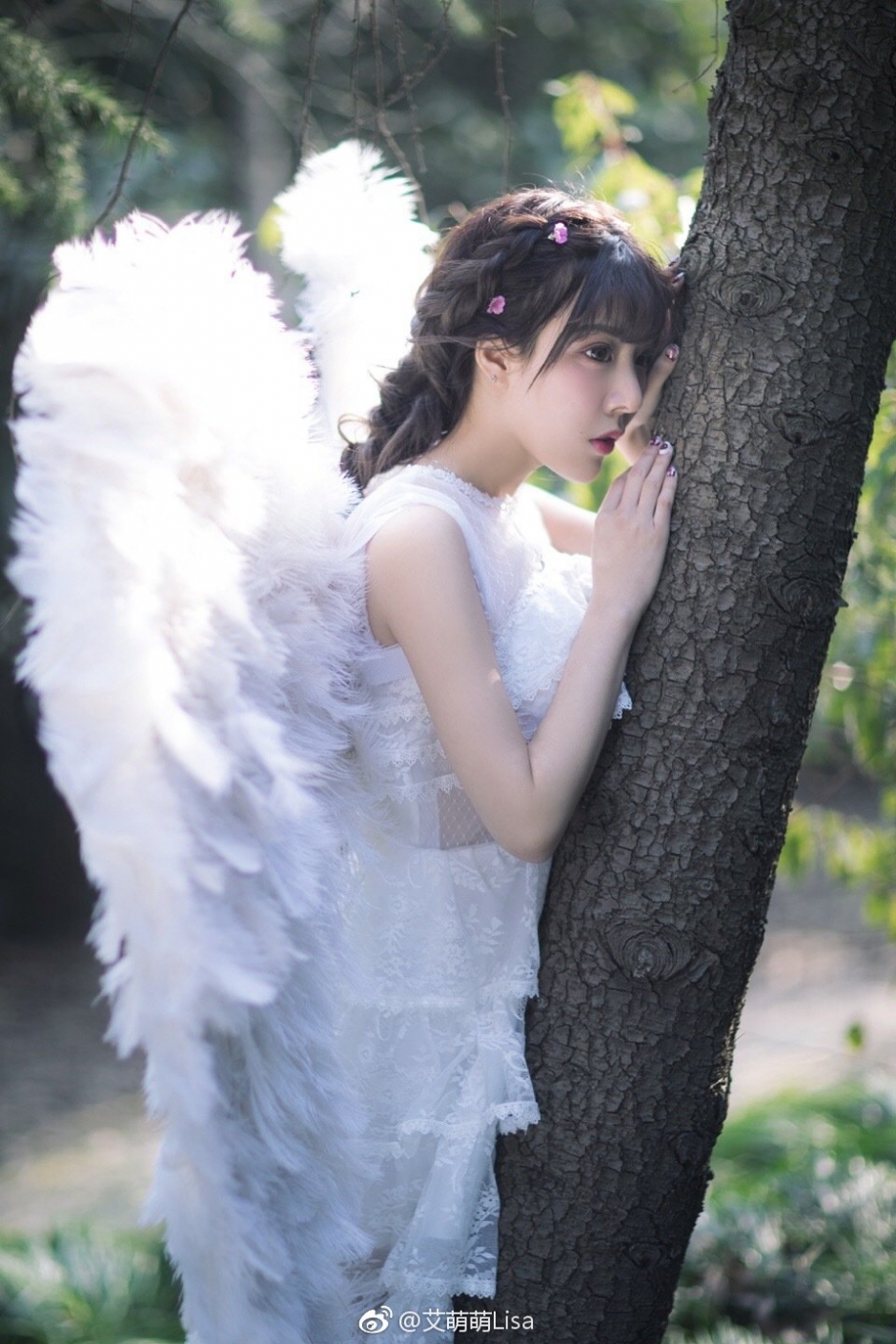 美女主播艾萌萌微博私房照美腿迷人