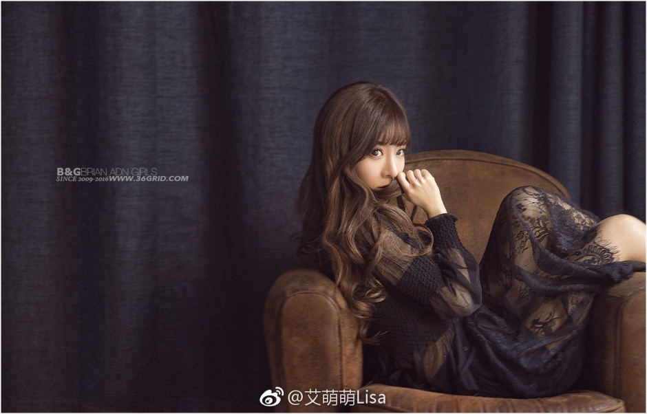 美女主播艾萌萌微博私房照美腿迷人