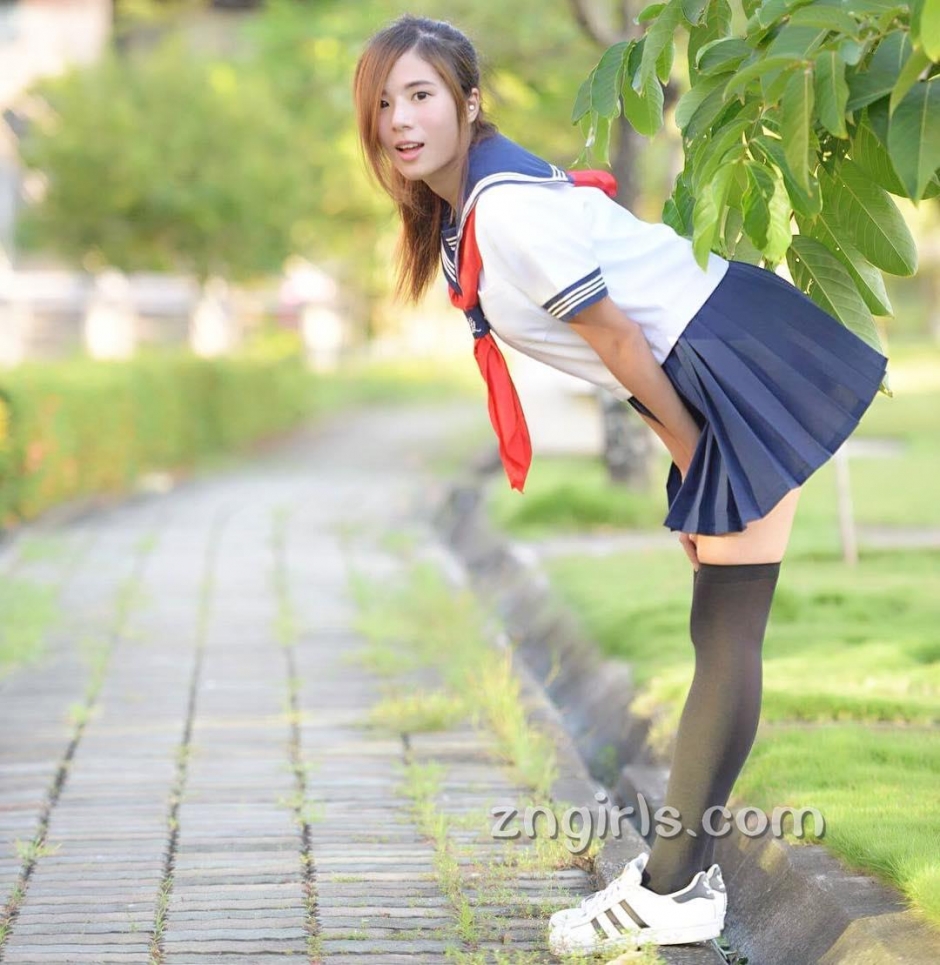 台湾美女校花方唯真生活美照清纯迷人