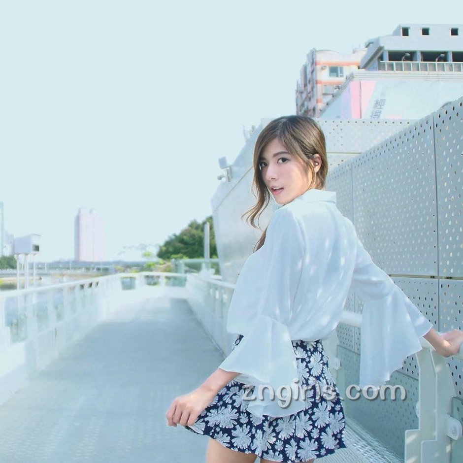 台湾美女校花方唯真生活美照清纯迷人