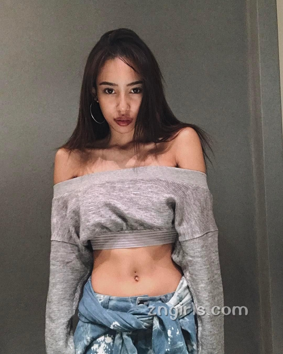 混血美女蜜多丽比基尼私房照性感迷人