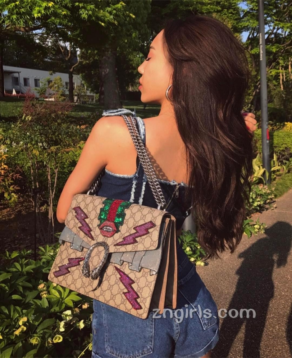 混血美女蜜多丽比基尼私房照性感迷人