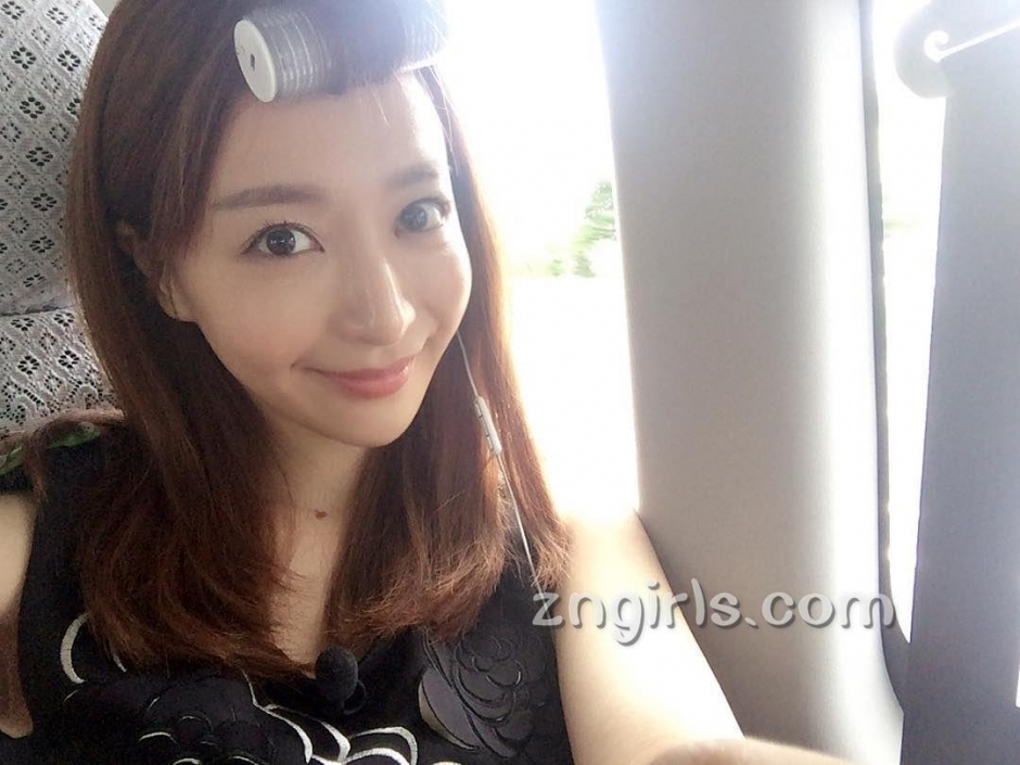 日本美女竹内涉私房美照甜美迷人