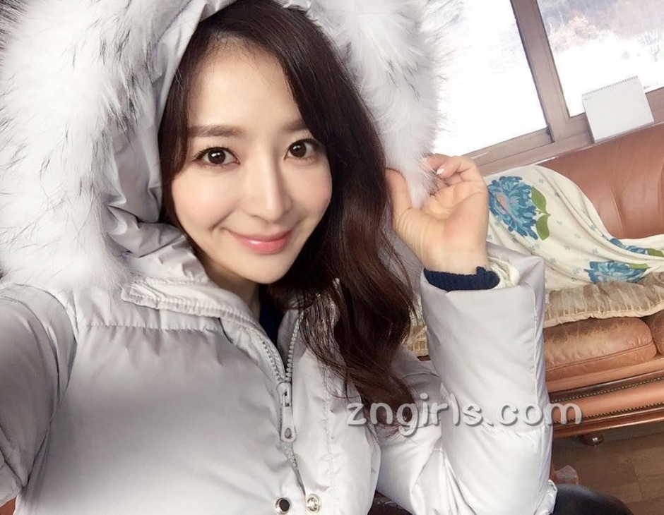 日本美女竹内涉私房美照甜美迷人