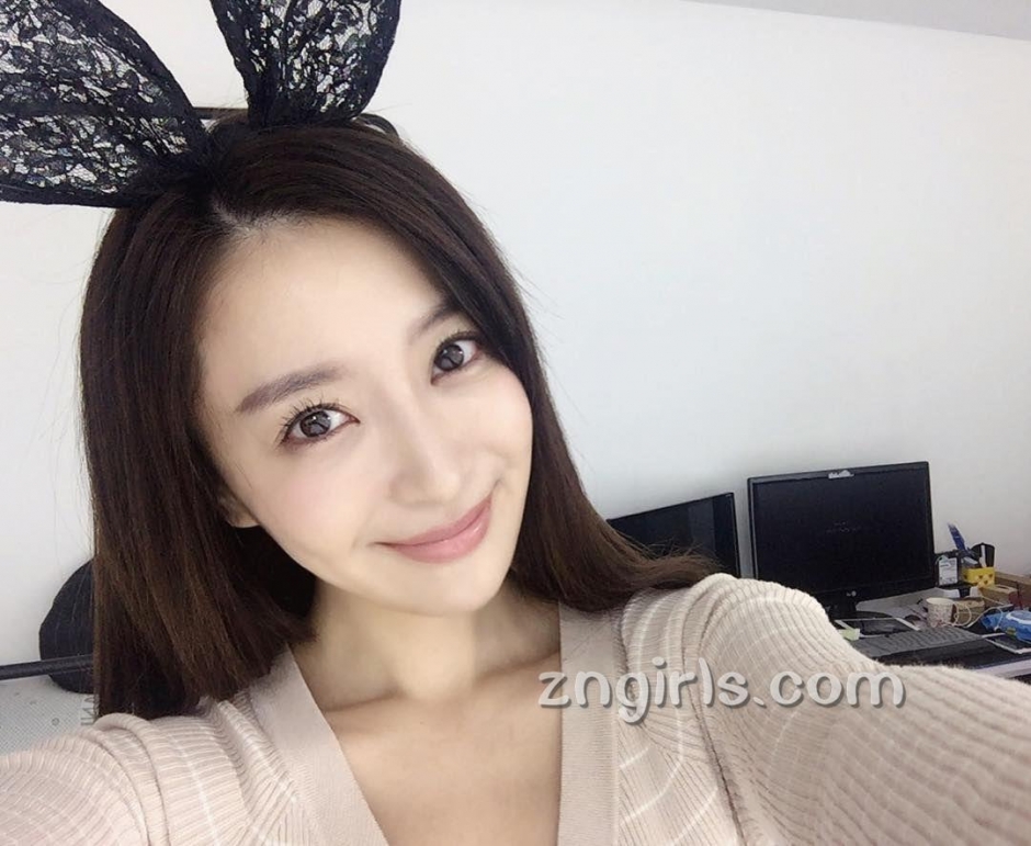 日本美女竹内涉私房美照甜美迷人