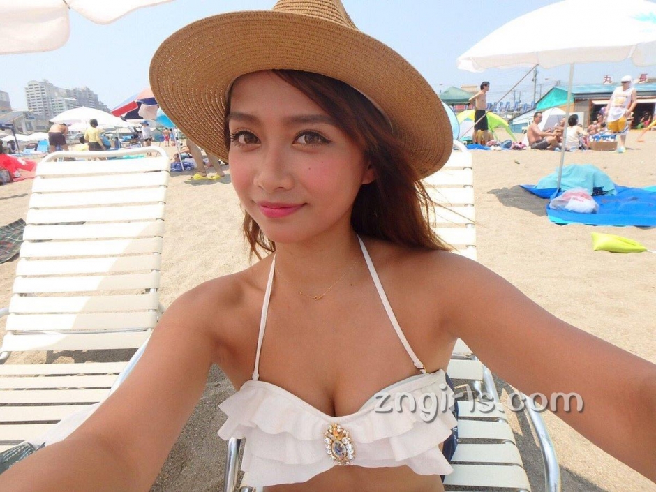 日本美少女望月里佳泳装写真