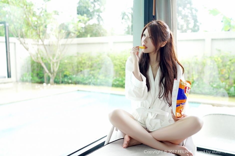 长腿美人PaPa妈咪比基尼性感写真