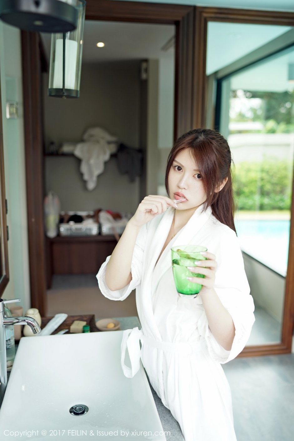 长腿美人PaPa妈咪比基尼性感写真