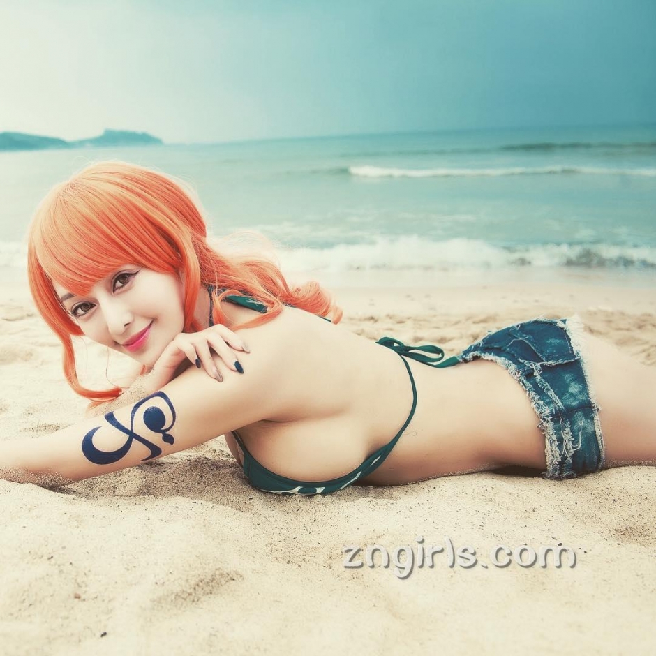 台湾美女安希希性感私房照酥胸诱人