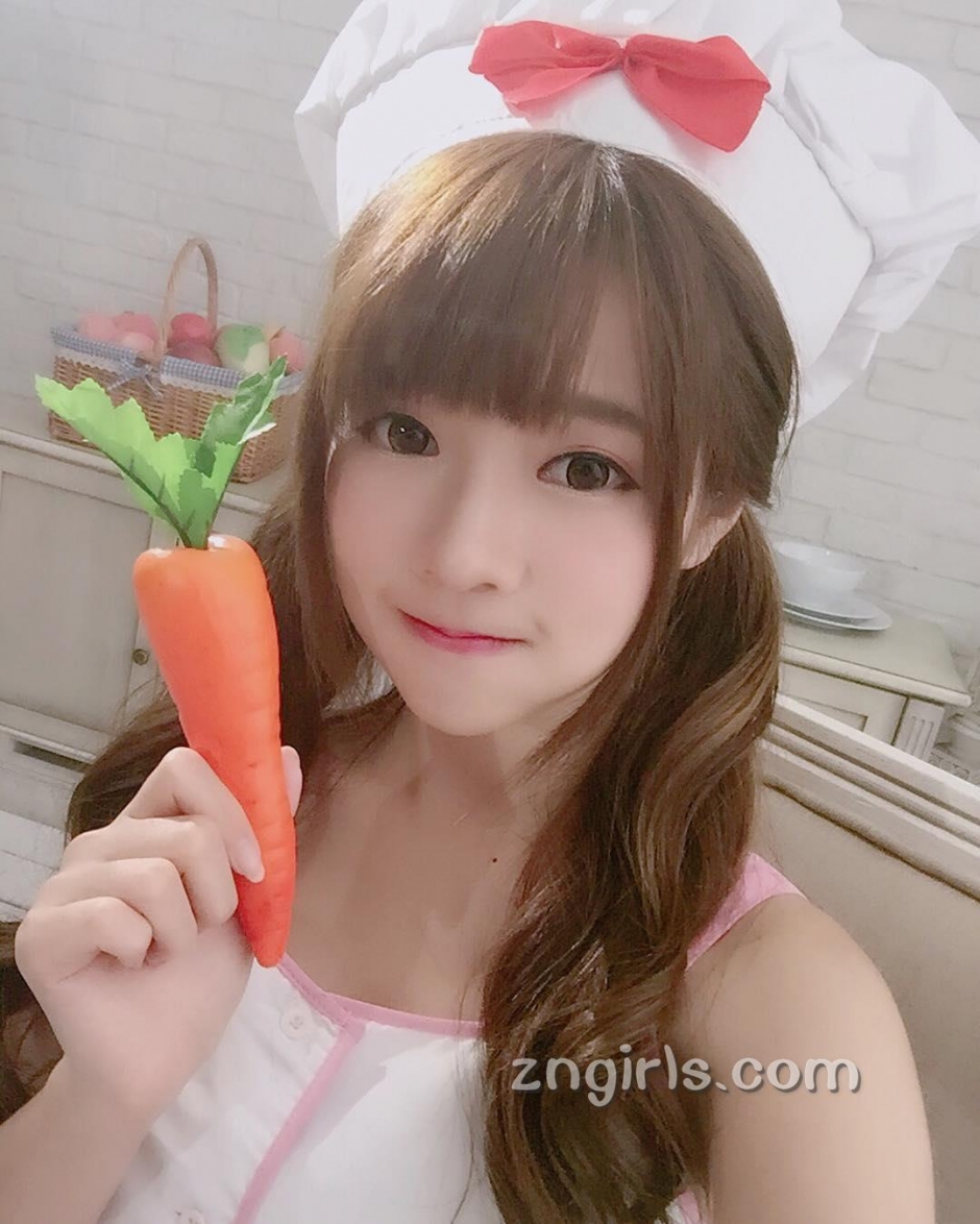 台湾美女简欣汝甜美自拍照白嫩迷人