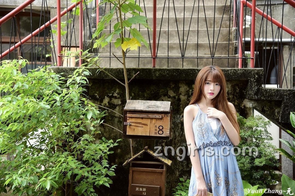 台湾美女简欣汝甜美自拍照白嫩迷人