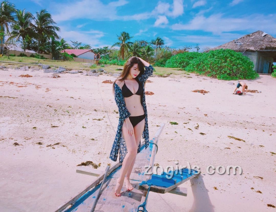 台湾美女简欣汝甜美自拍照白嫩迷人