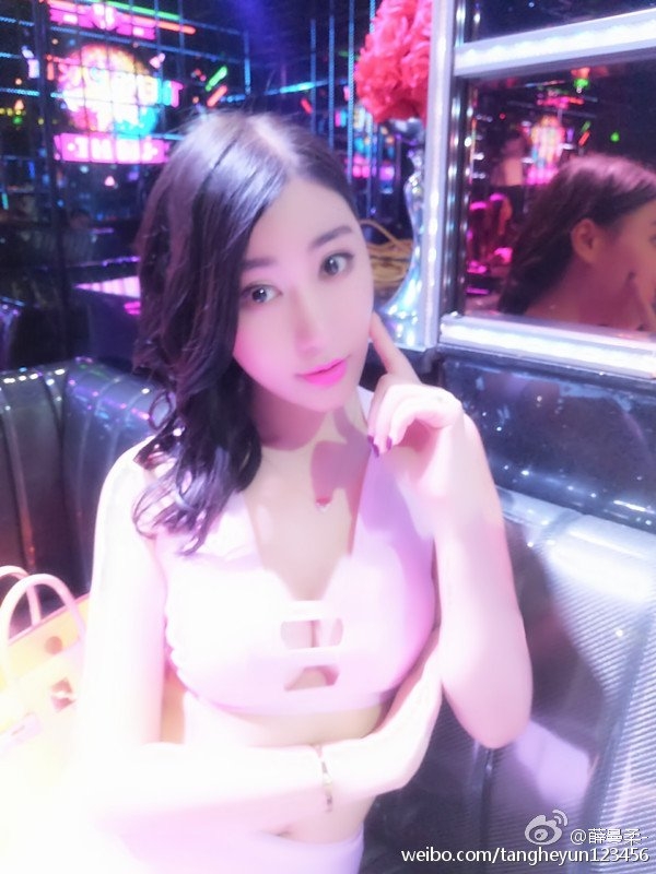 平面模特薛曼柔微博私房写真性感迷人