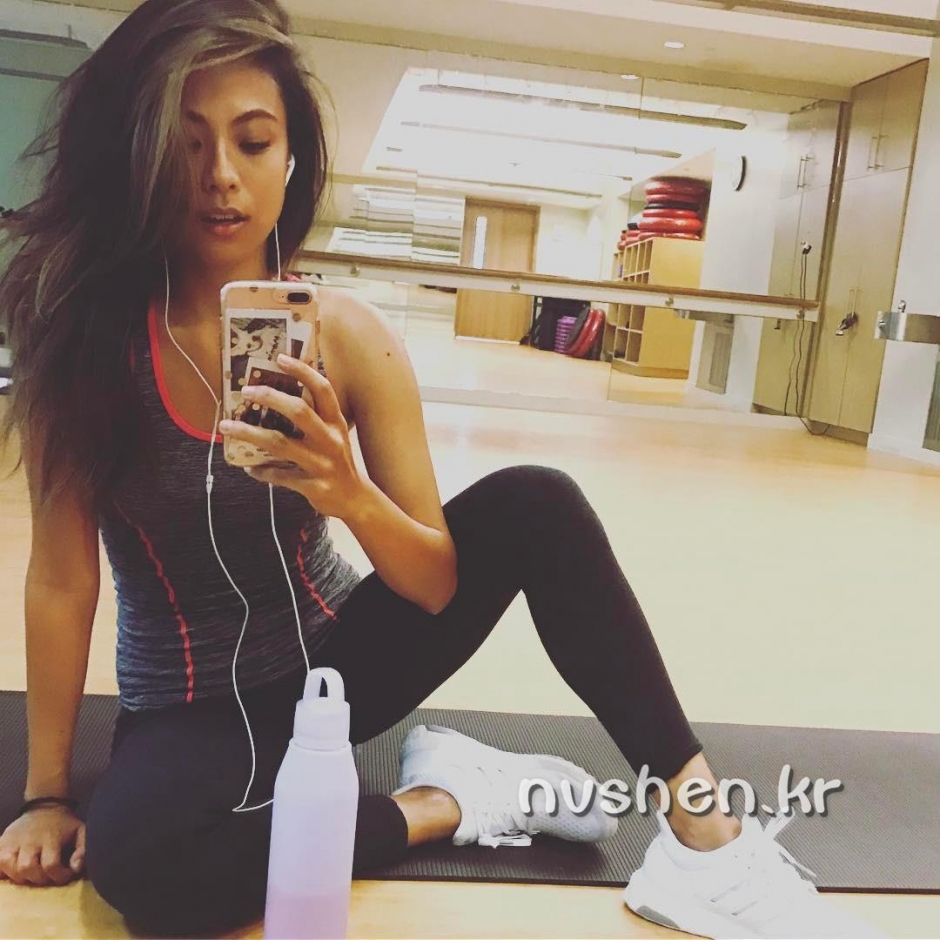 台湾美女模特郭瑞筠比基尼私房照