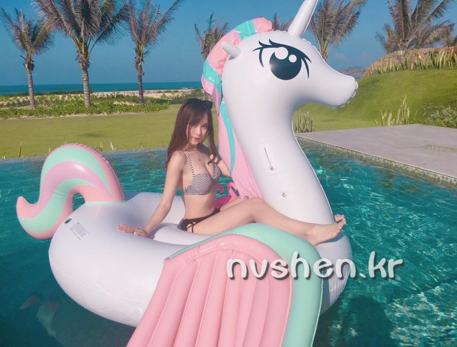 美女模特Thu Phuong Tran私房自拍照美丽迷人