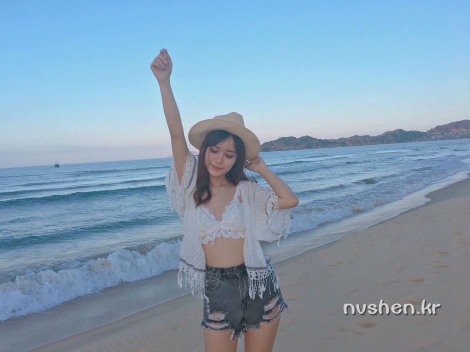 美女模特Thu Phuong Tran私房自拍照美丽迷人