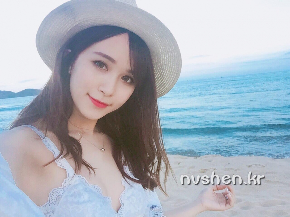 美女模特Thu Phuong Tran私房自拍照美丽迷人