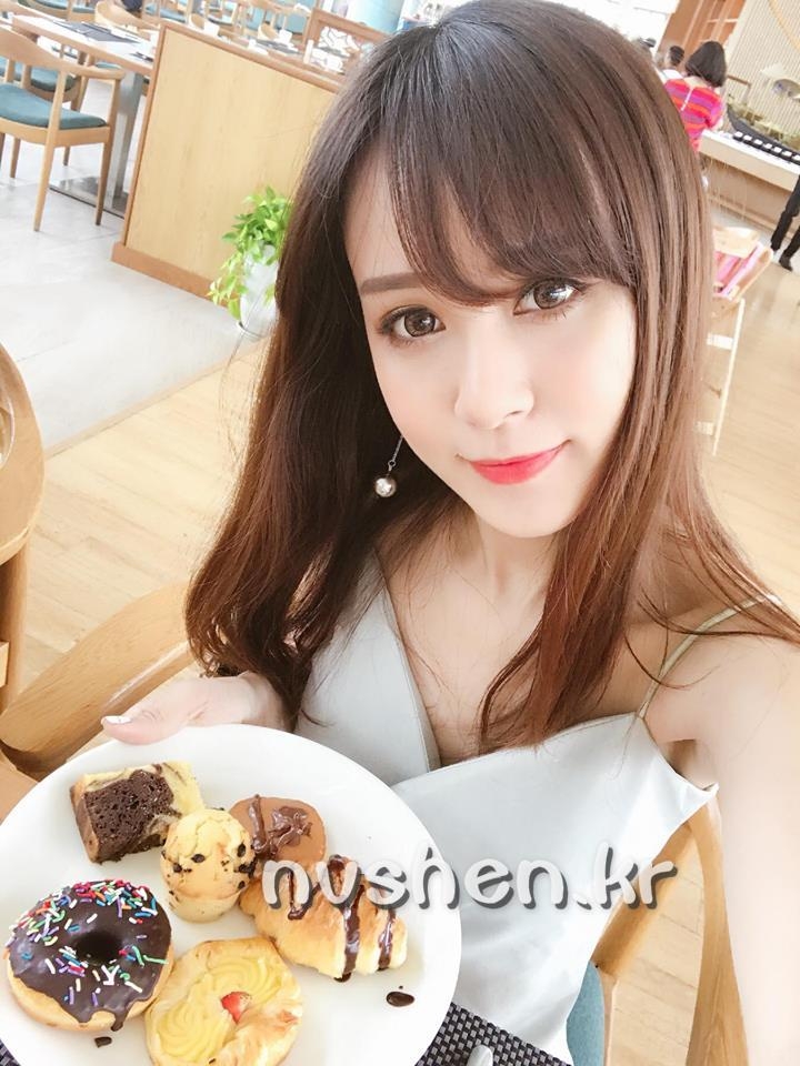 美女模特Thu Phuong Tran私房自拍照美丽迷人