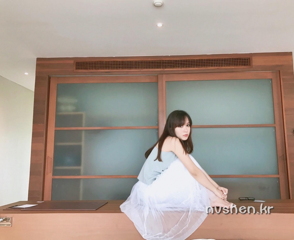 美女模特Thu Phuong Tran私房自拍照美丽迷人