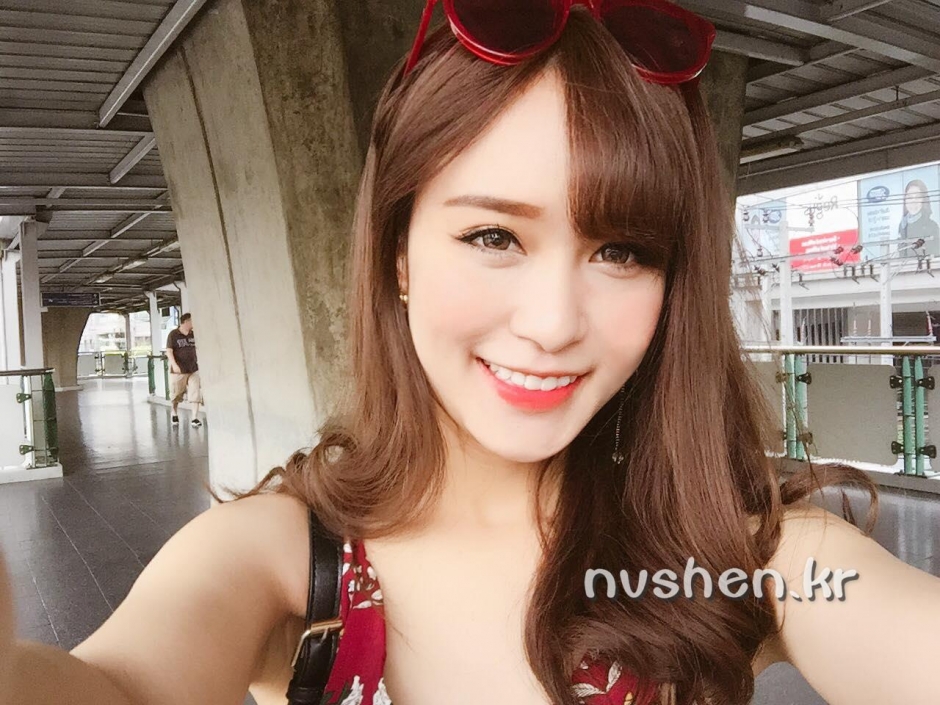 美女模特Thu Phuong Tran私房自拍照美丽迷人