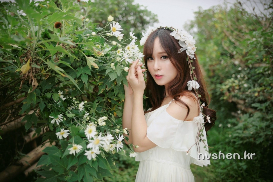 美女模特Thu Phuong Tran私房自拍照美丽迷人